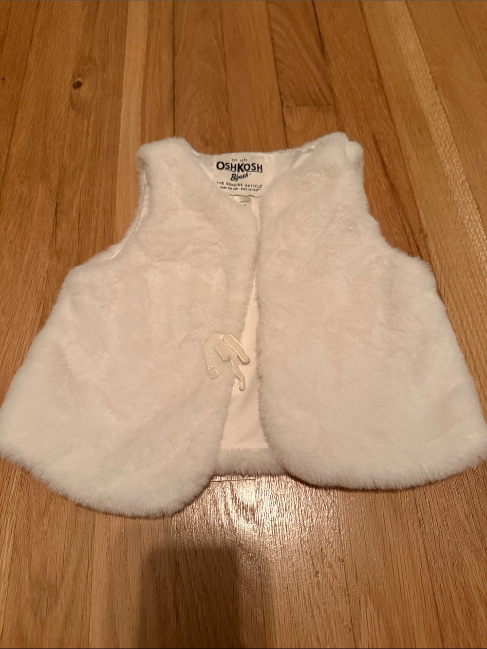 Like new Girls Kids white faux fur vest size 2T